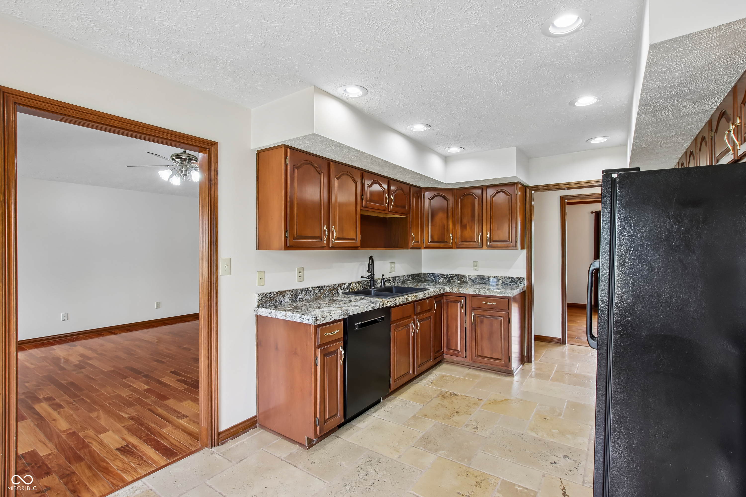 3746 Country Lane