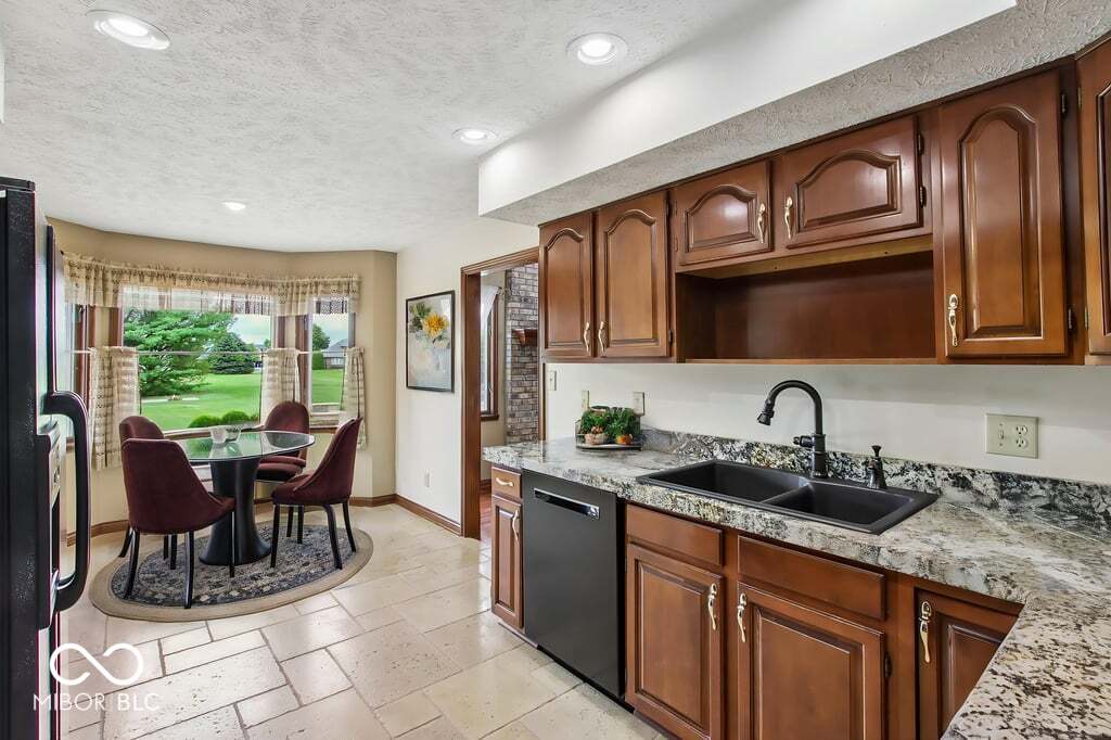 3746 Country Lane