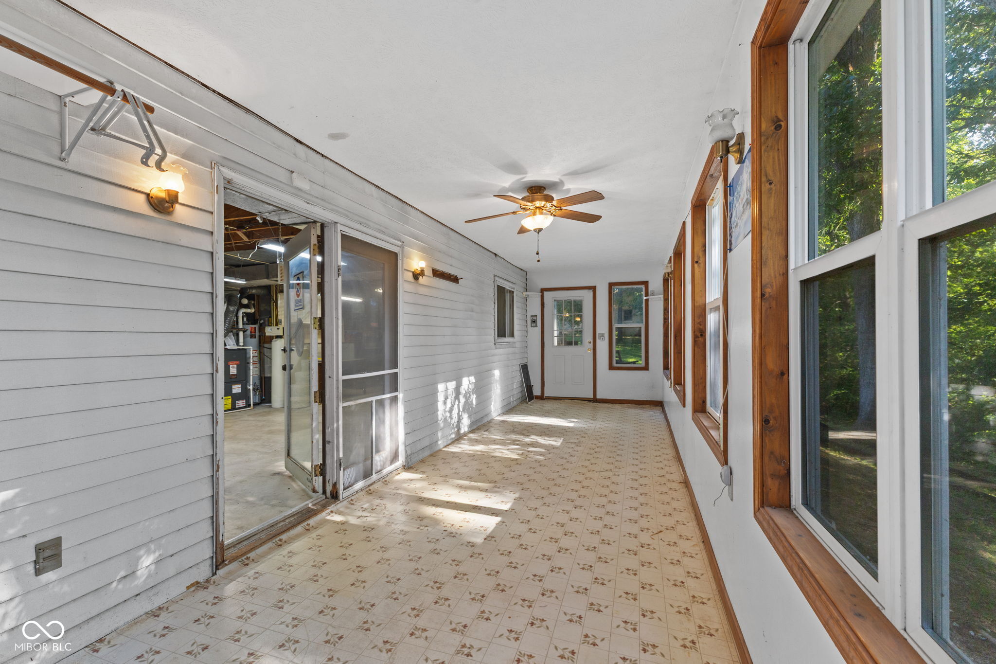555 Clark Street