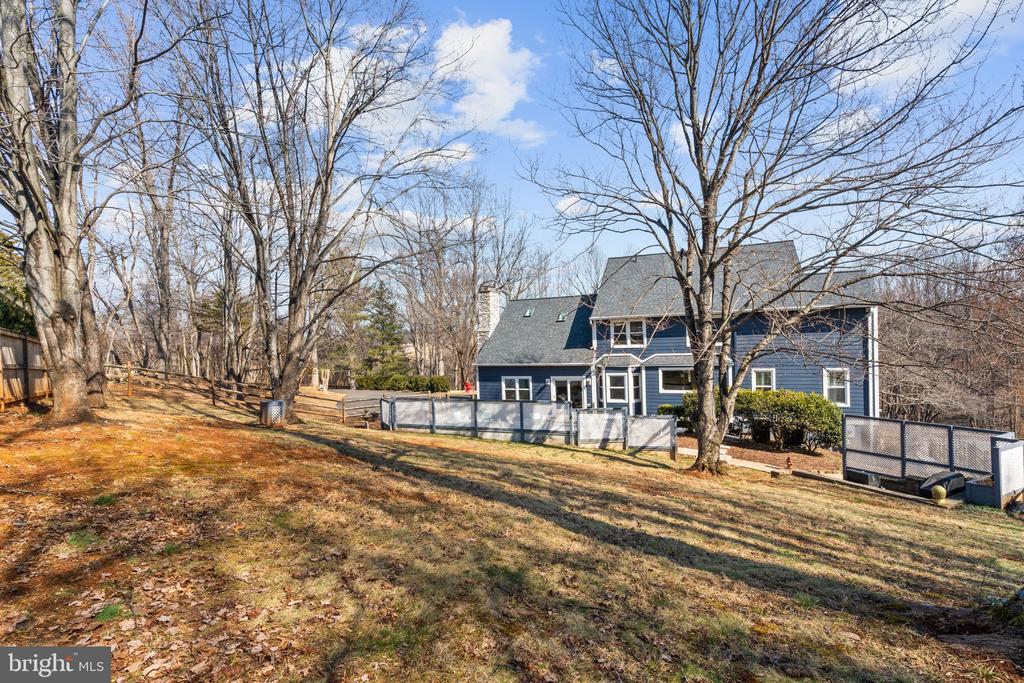 5755 HUNTON WOOD DRIVE
