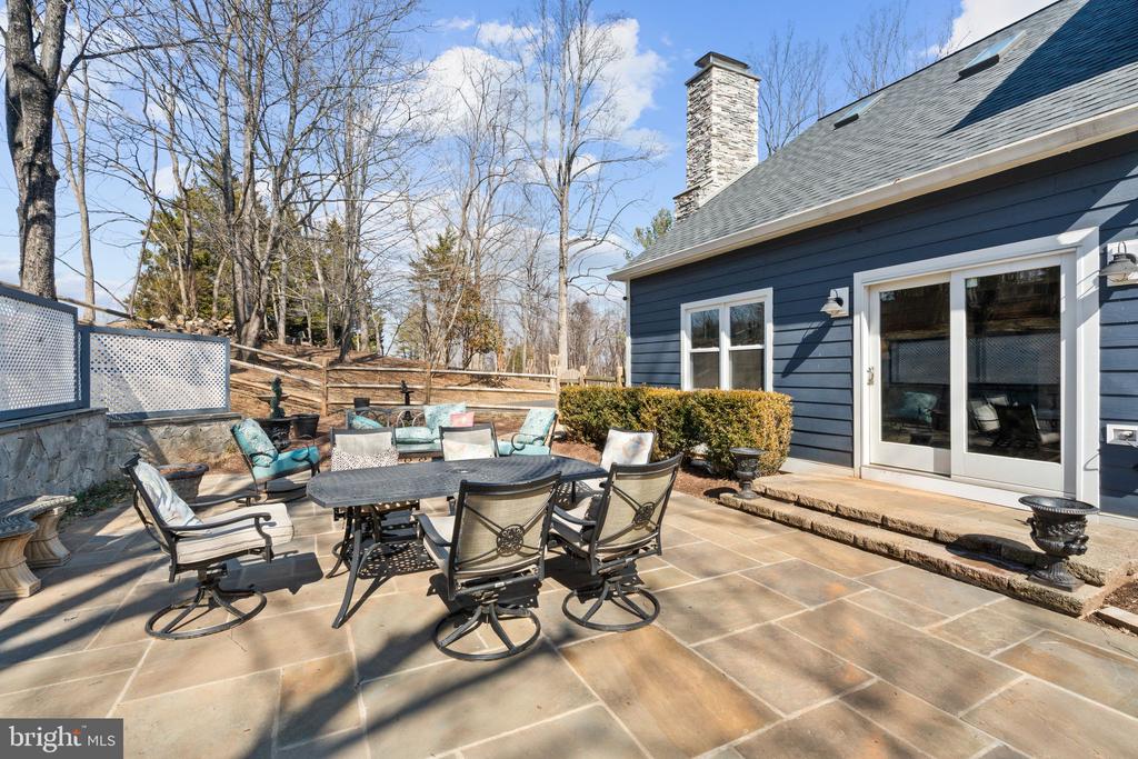 5755 HUNTON WOOD DRIVE