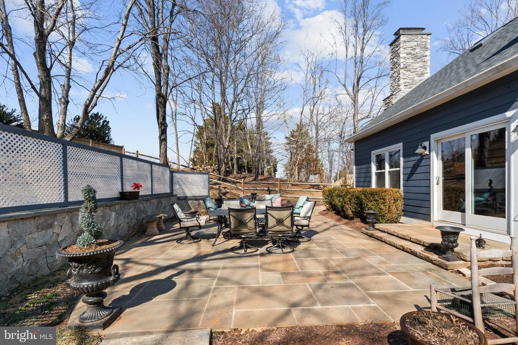 5755 HUNTON WOOD DRIVE