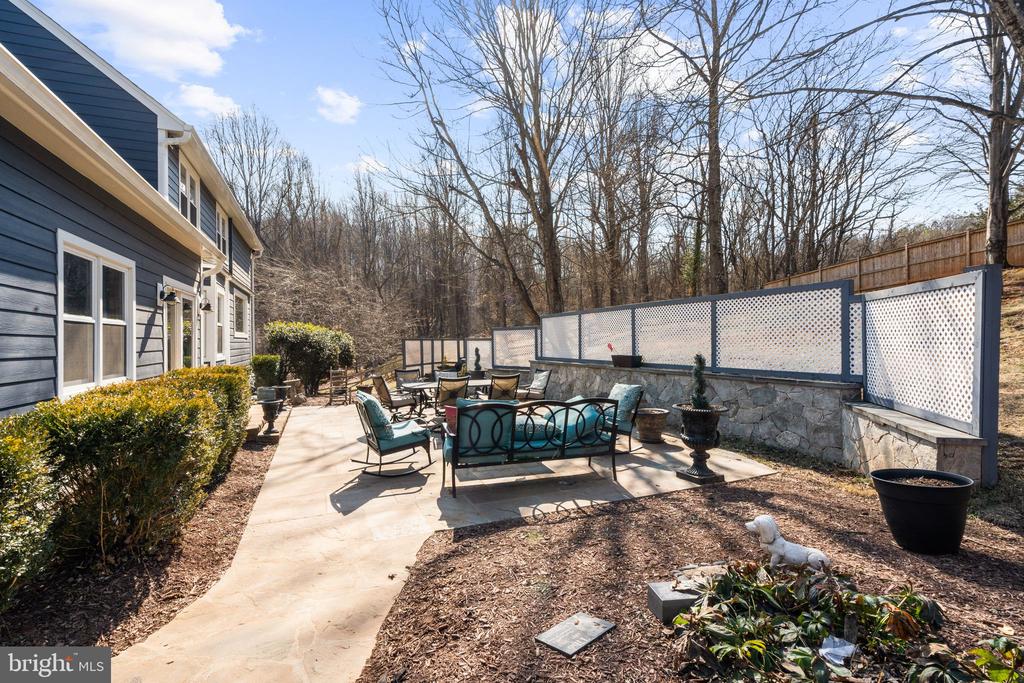 5755 HUNTON WOOD DRIVE