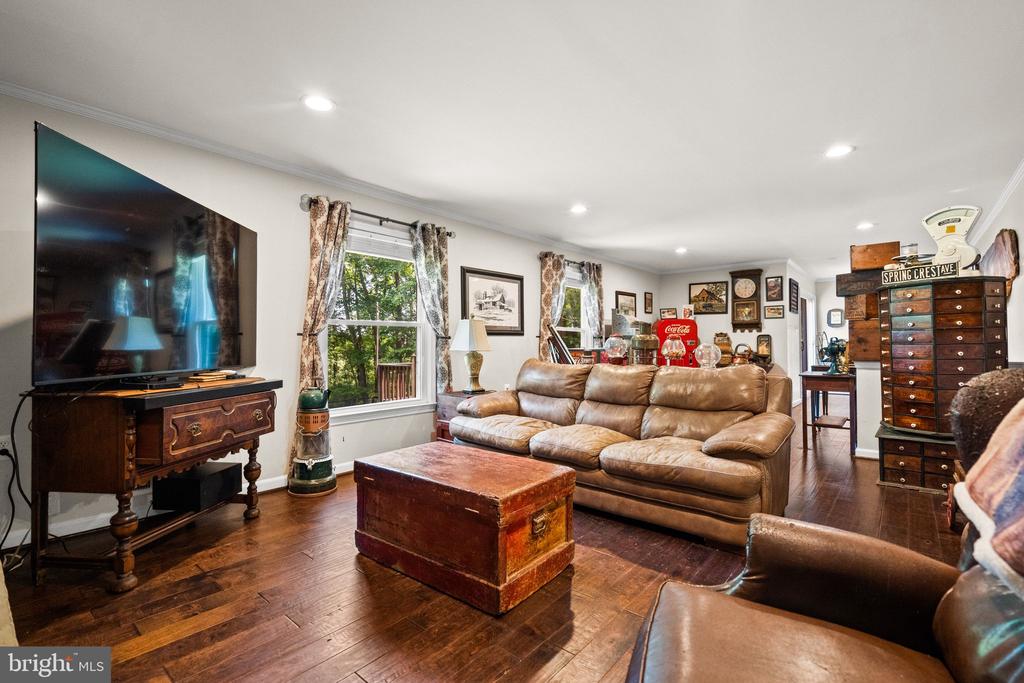 7281 FORREST ROAD