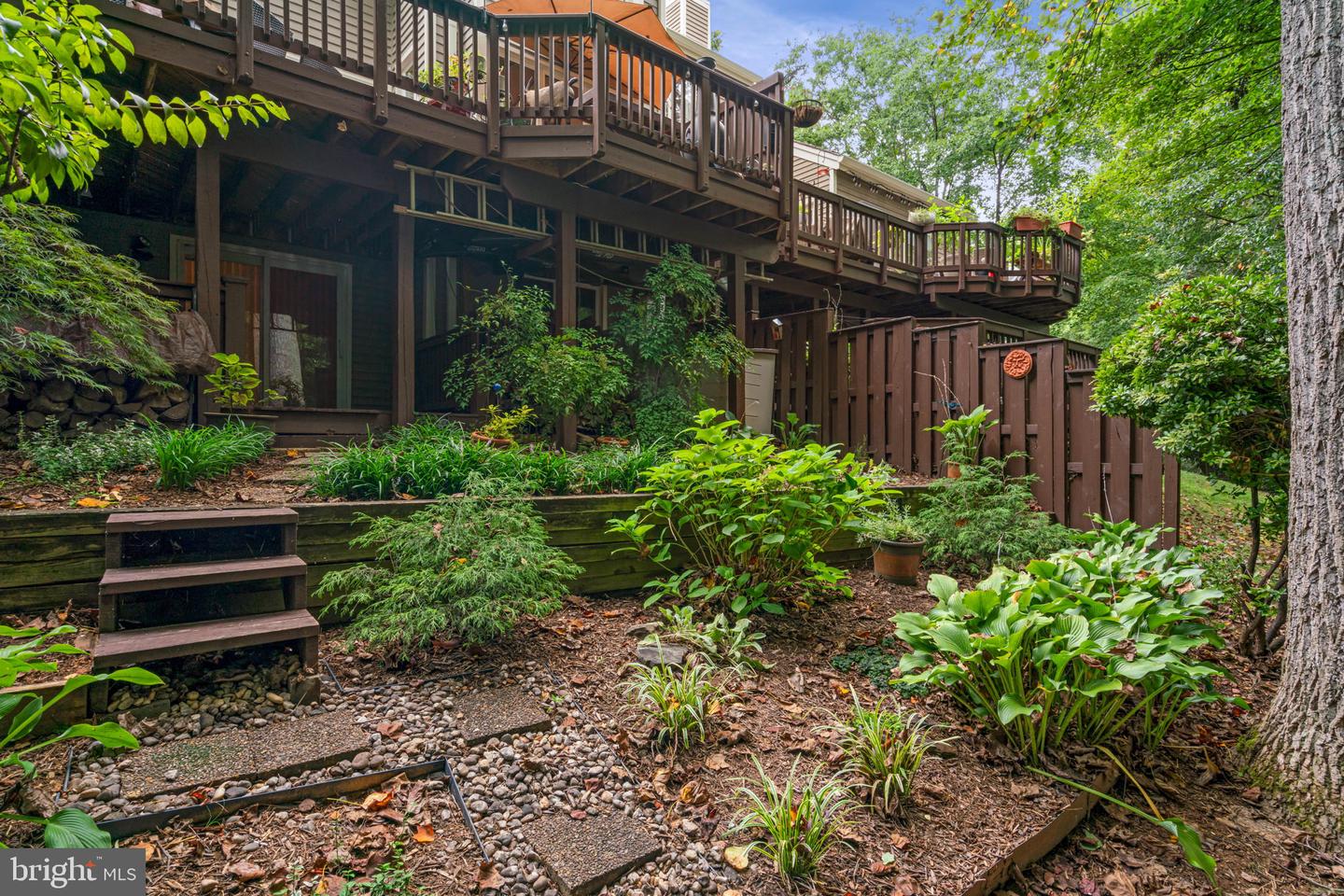 1583 Brass Lantern Way