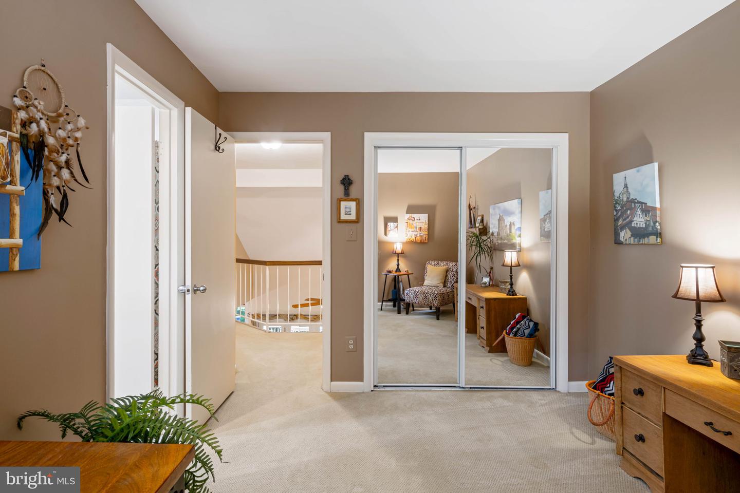 1583 Brass Lantern Way