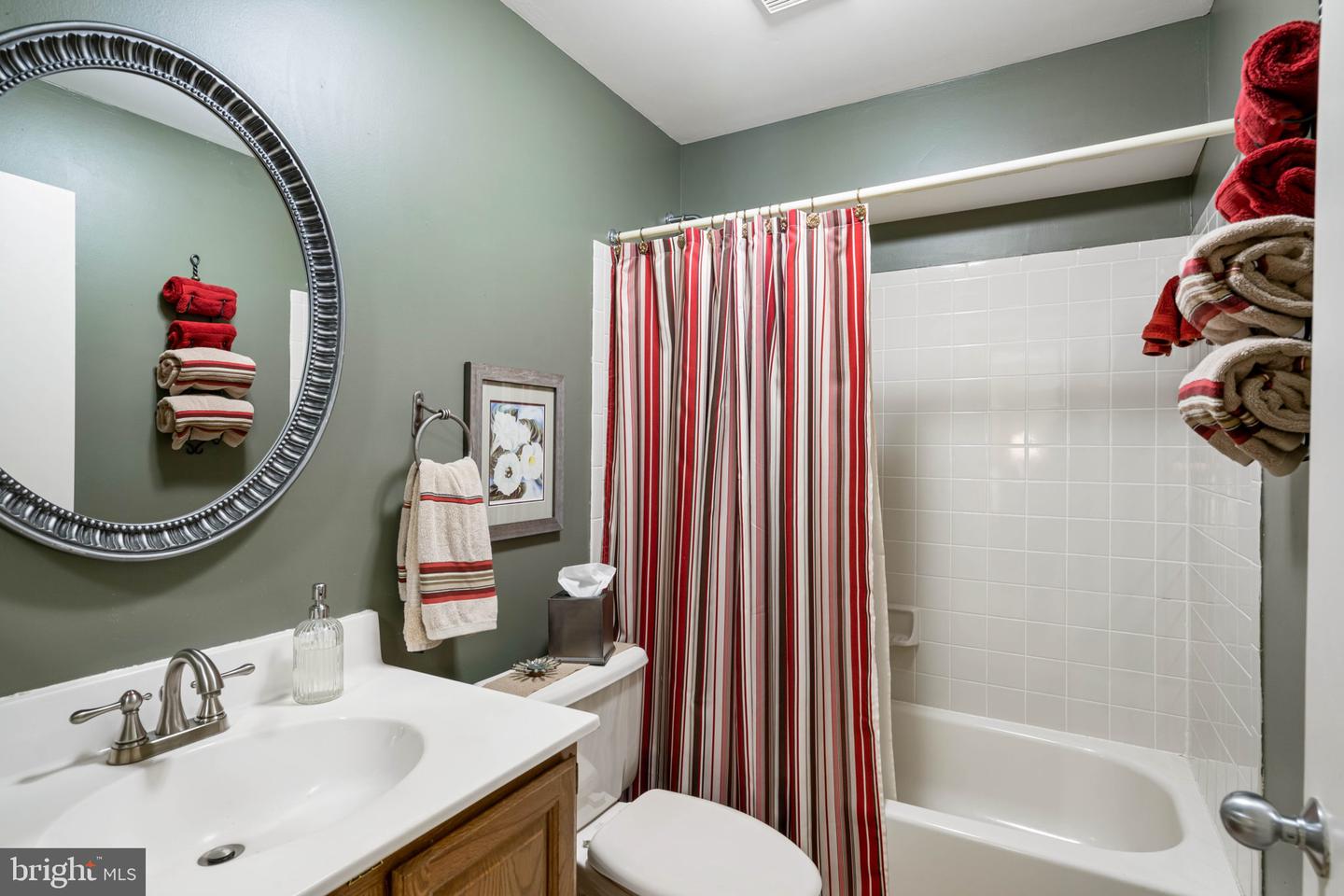 1583 Brass Lantern Way