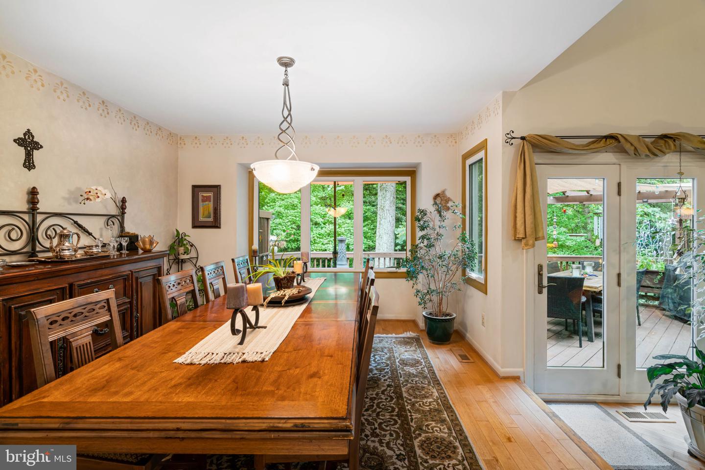 1583 Brass Lantern Way