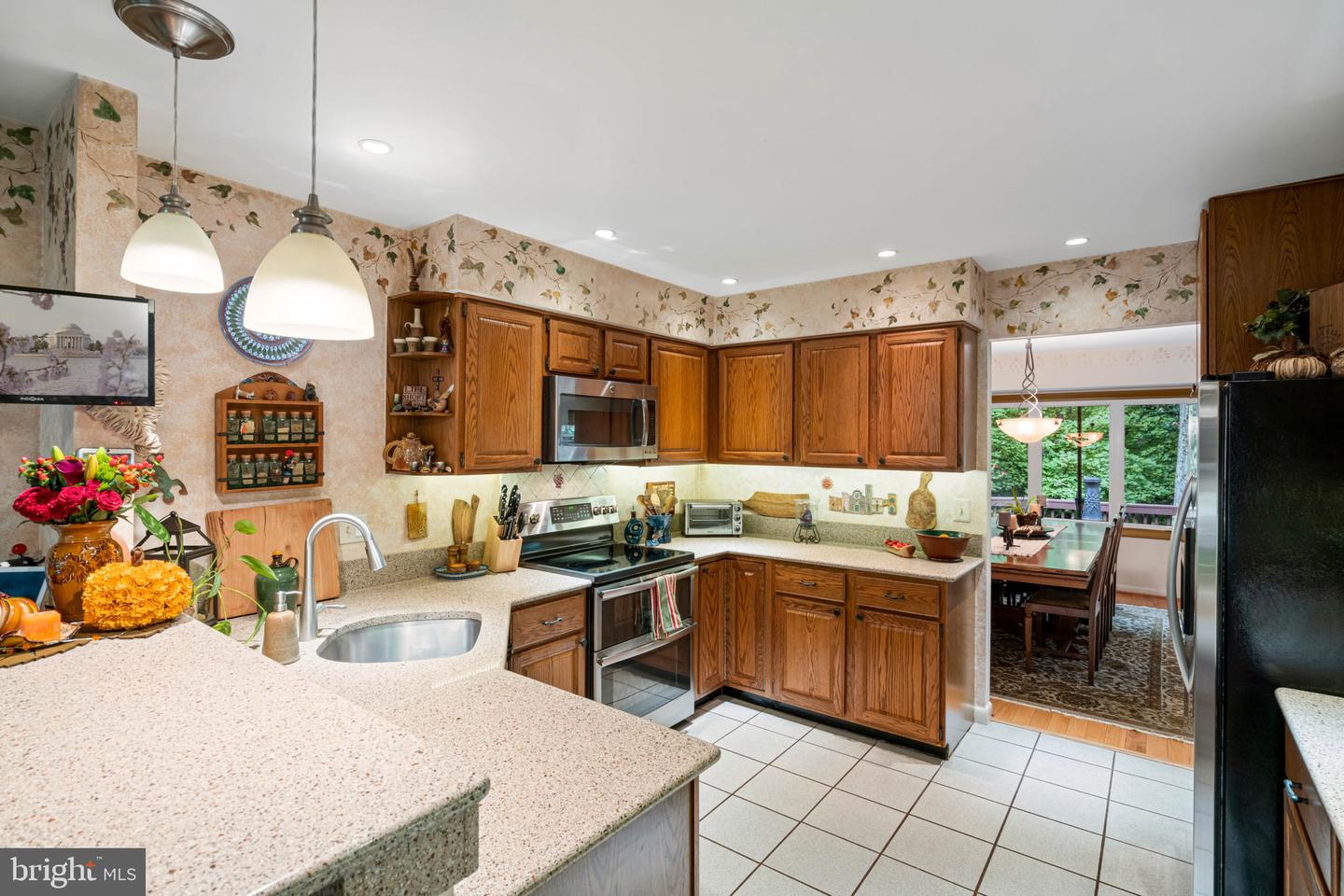 1583 Brass Lantern Way