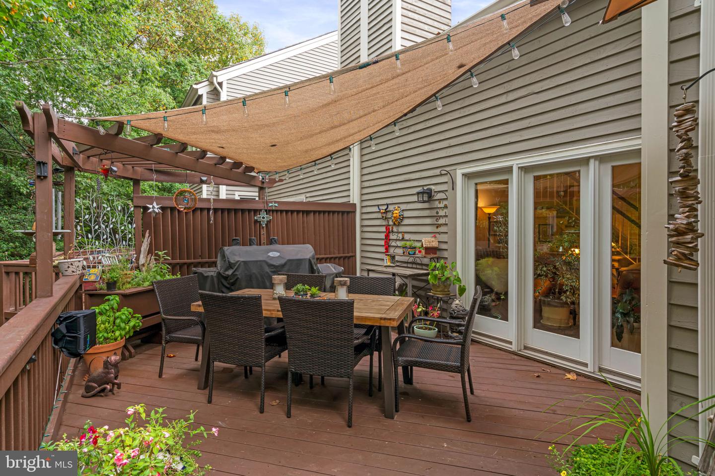 1583 Brass Lantern Way