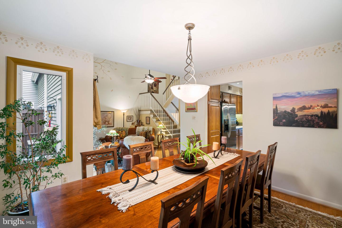 1583 Brass Lantern Way