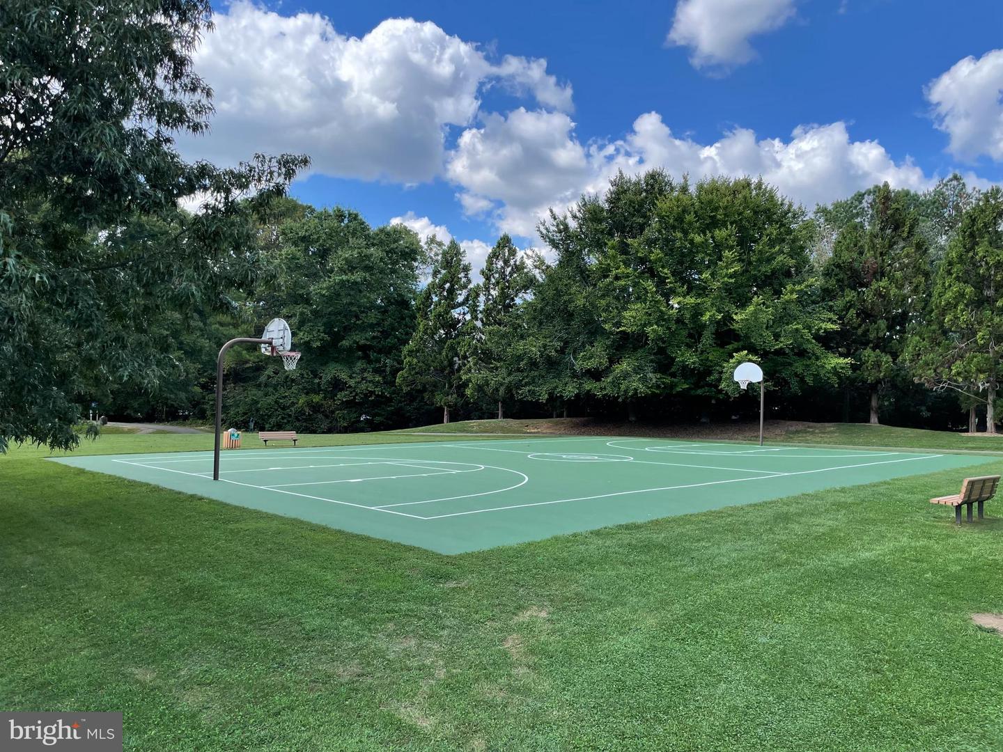 1583 Brass Lantern Way