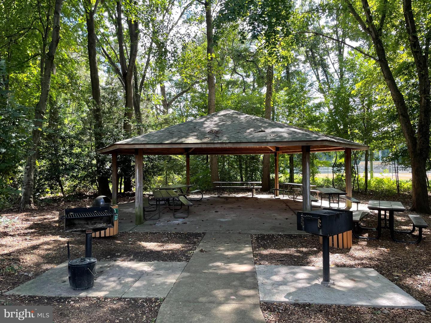 1583 Brass Lantern Way