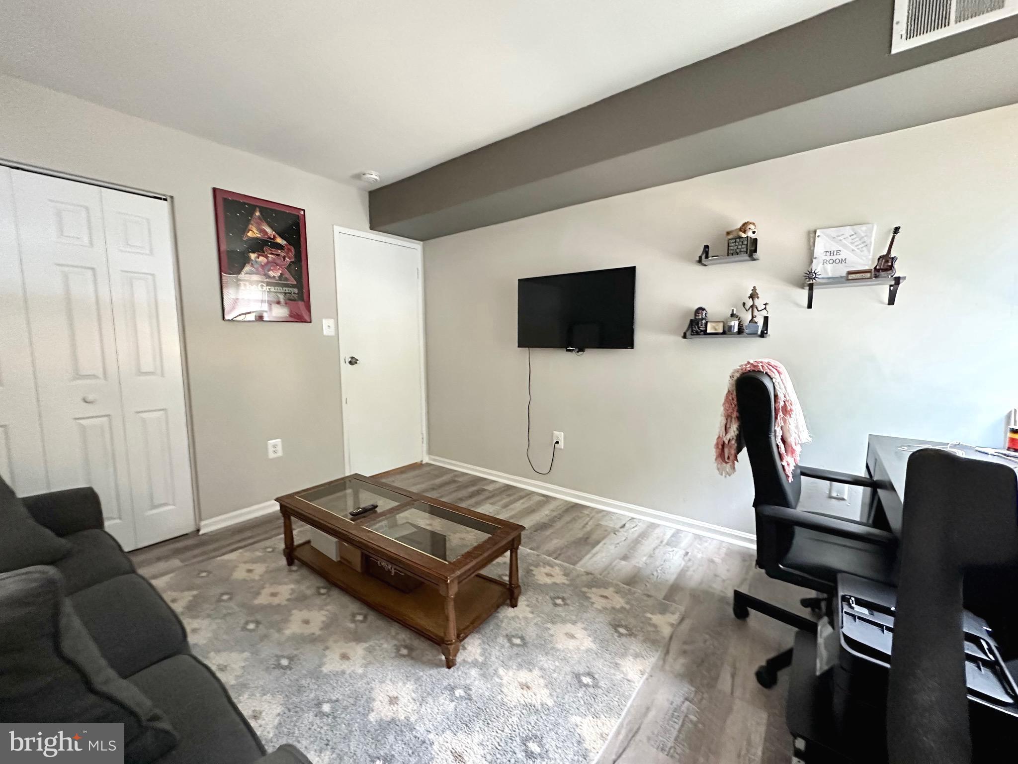 9715 Kings Crown Ct #102