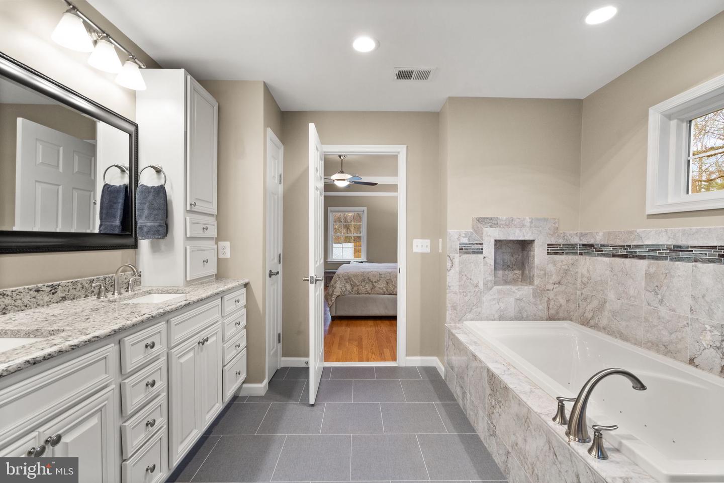 10534 Burke Lake Rd