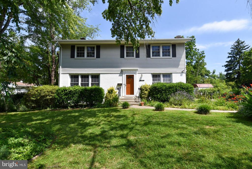 8328 SYRACUSE CIR