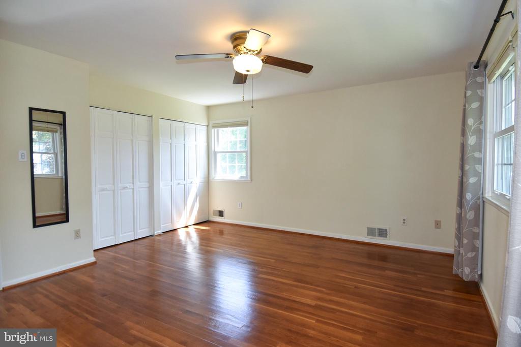 8328 SYRACUSE CIR