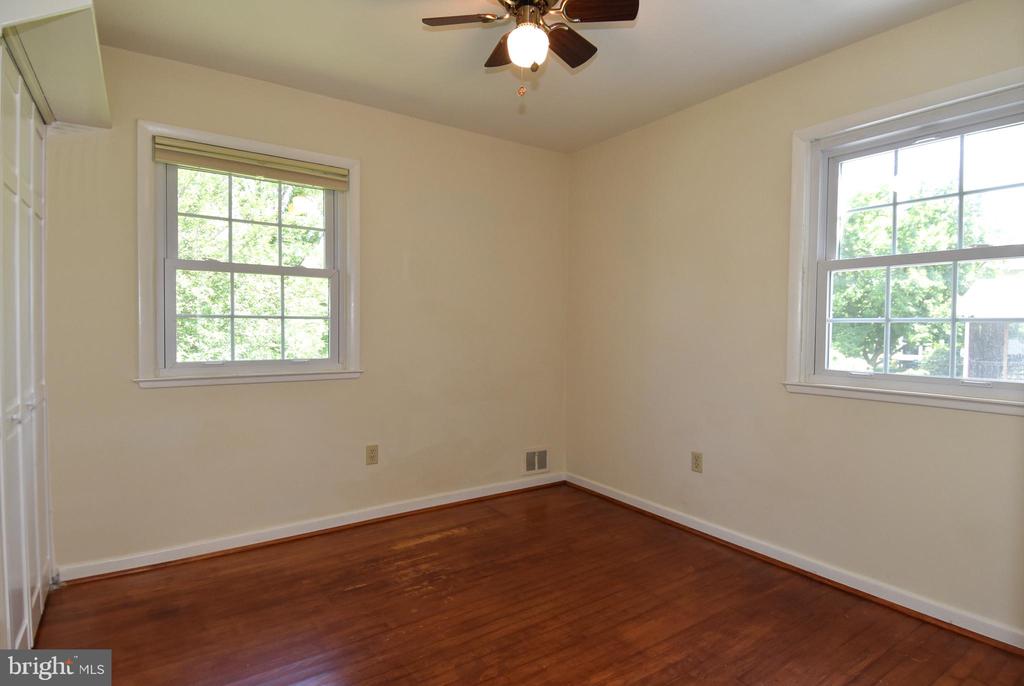 8328 SYRACUSE CIR