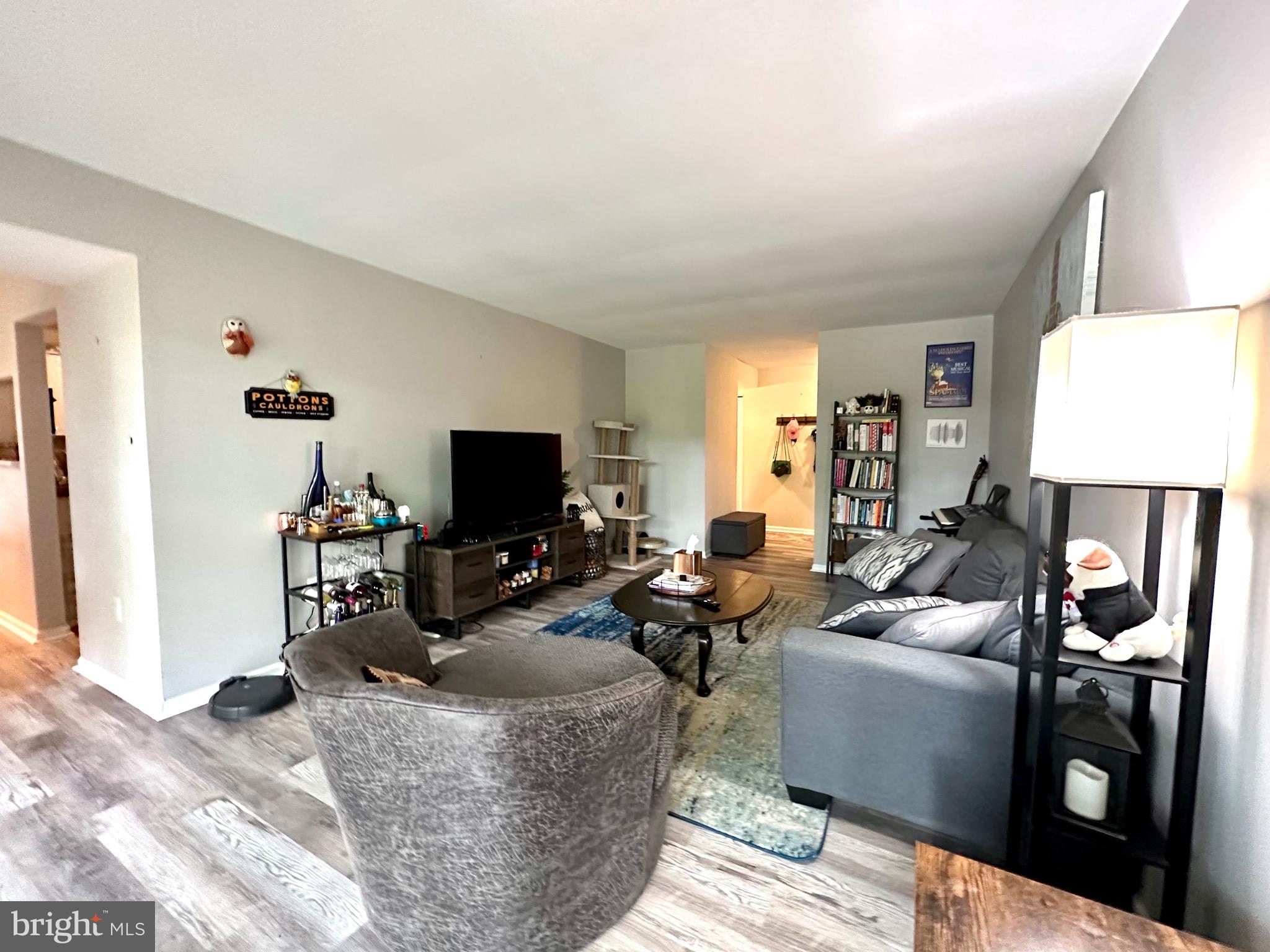 9715 Kings Crown Ct #102