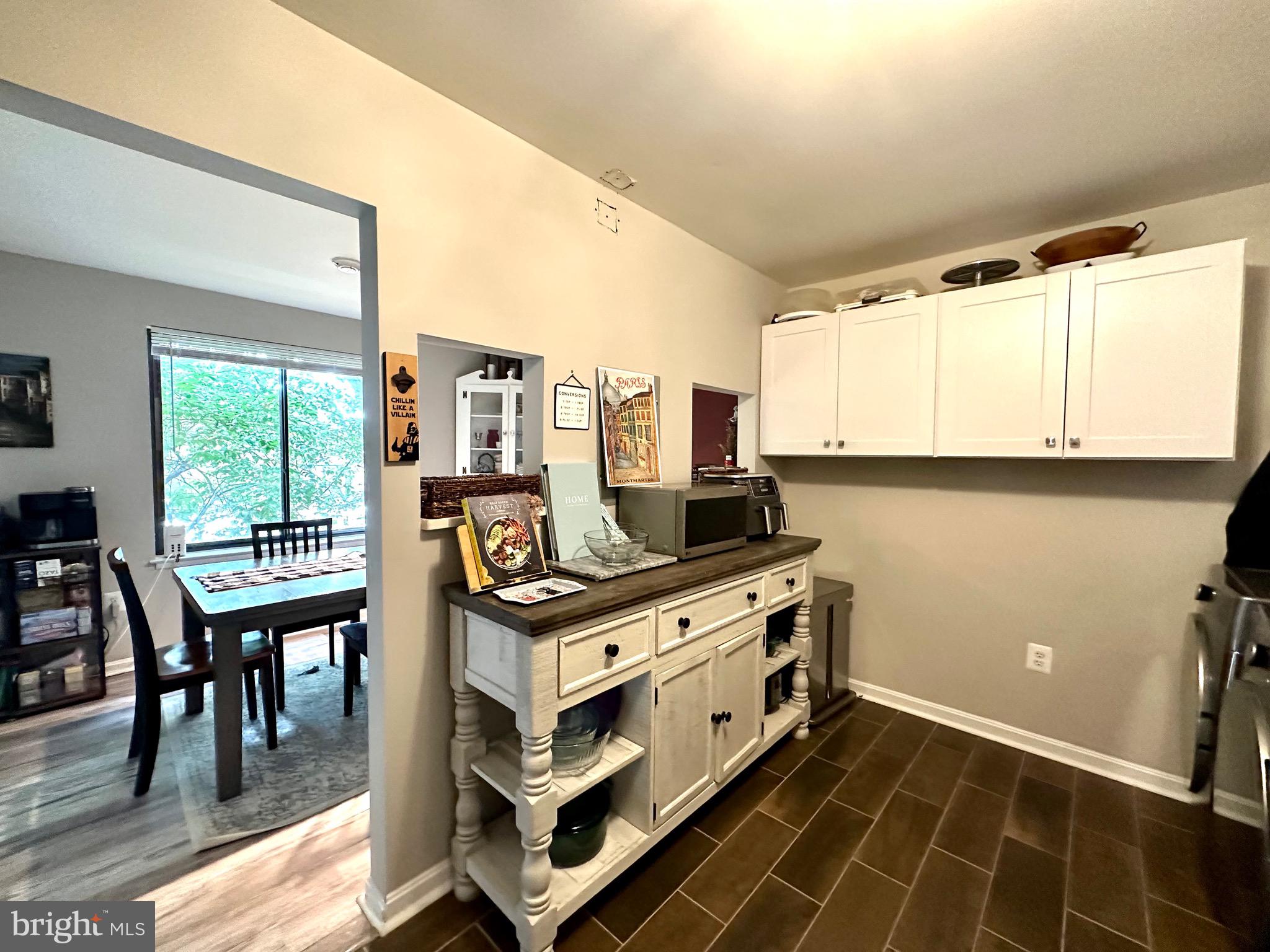 9715 Kings Crown Ct #102