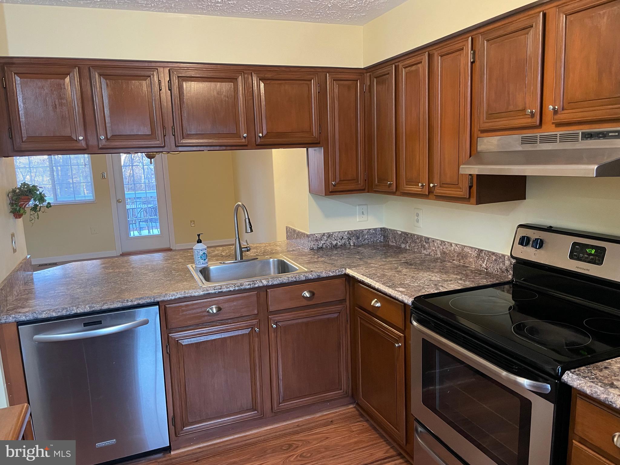 13614 FOREST POND CT