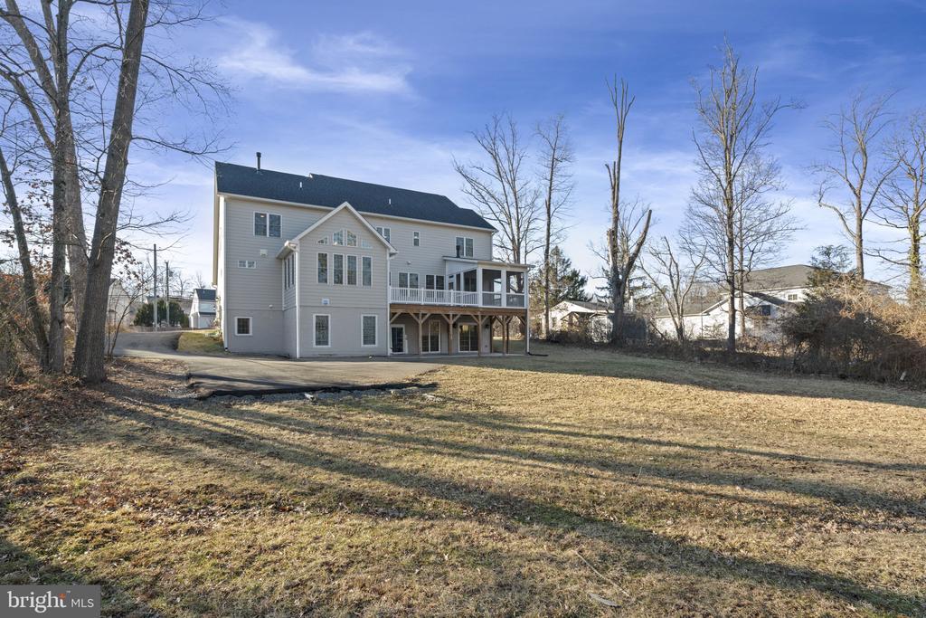 5513 Clifton Rd