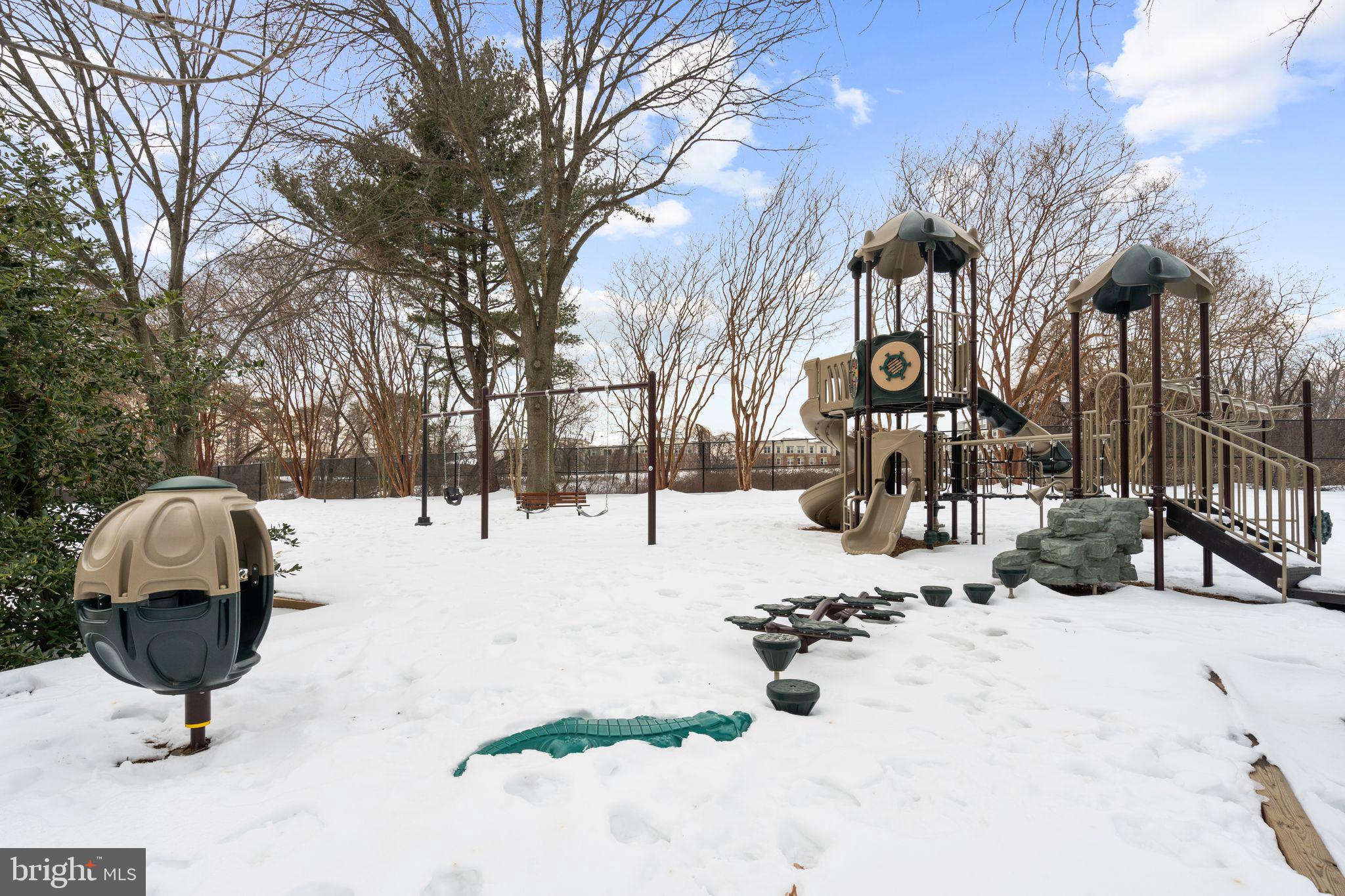 5901 MOUNT EAGLE DRIVE 1102