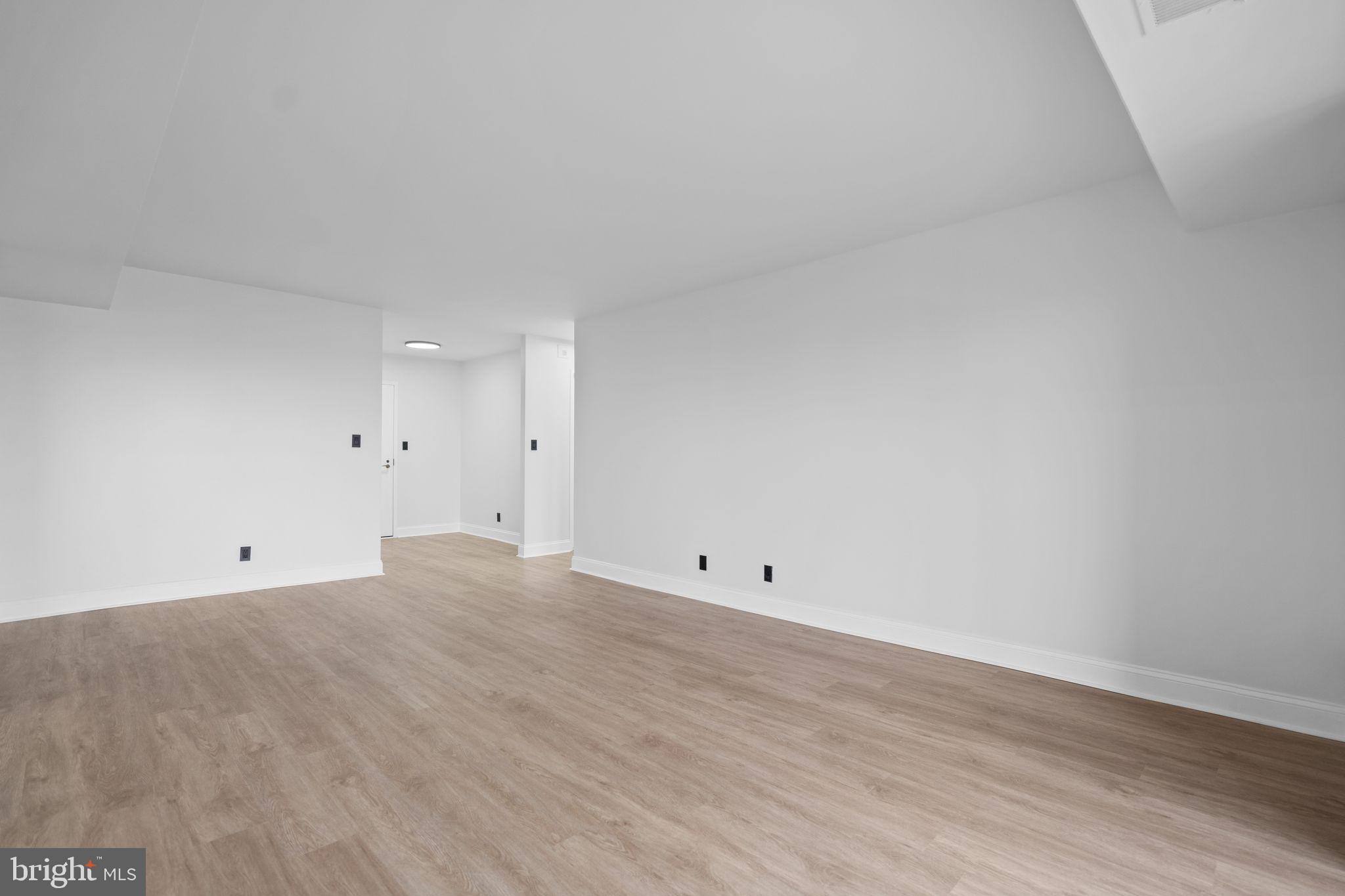 5901 MOUNT EAGLE DRIVE 1102