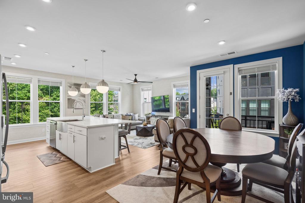 3925 FAIR RIDGE DRIVE 201