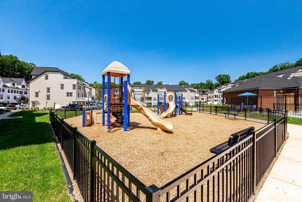 3925 FAIR RIDGE DRIVE 201