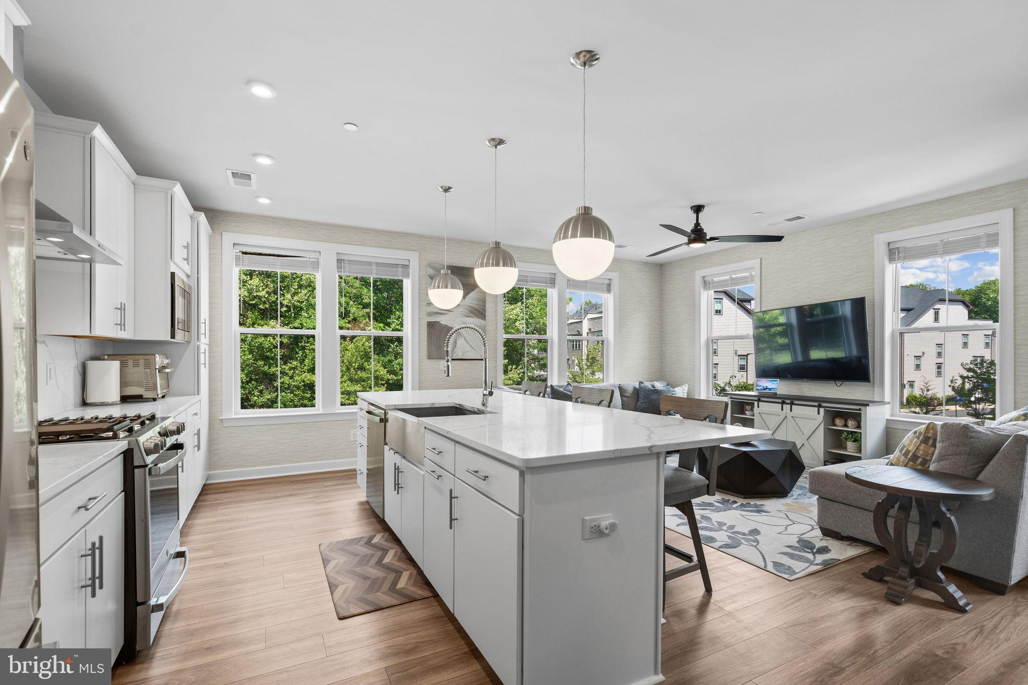 3925 FAIR RIDGE DRIVE 201