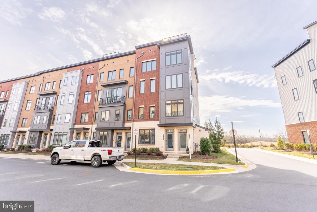 23603 Waterford Downs Ter
