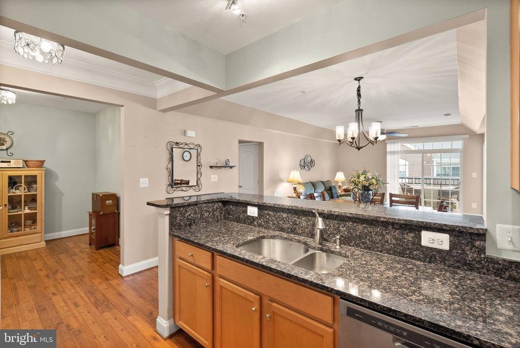 9200 Charleston Dr #401