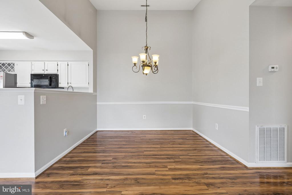 9393 SCARLET OAK DRIVE
