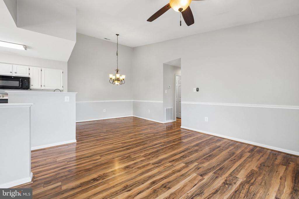 9393 SCARLET OAK DRIVE