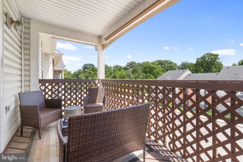 9393 SCARLET OAK DRIVE