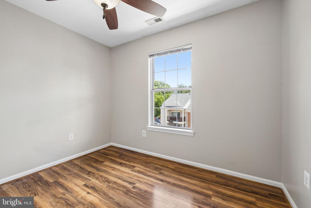 9393 SCARLET OAK DRIVE