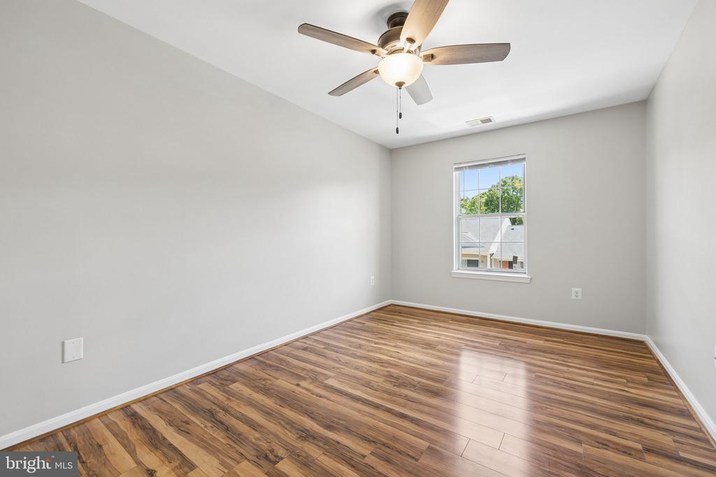9393 SCARLET OAK DRIVE