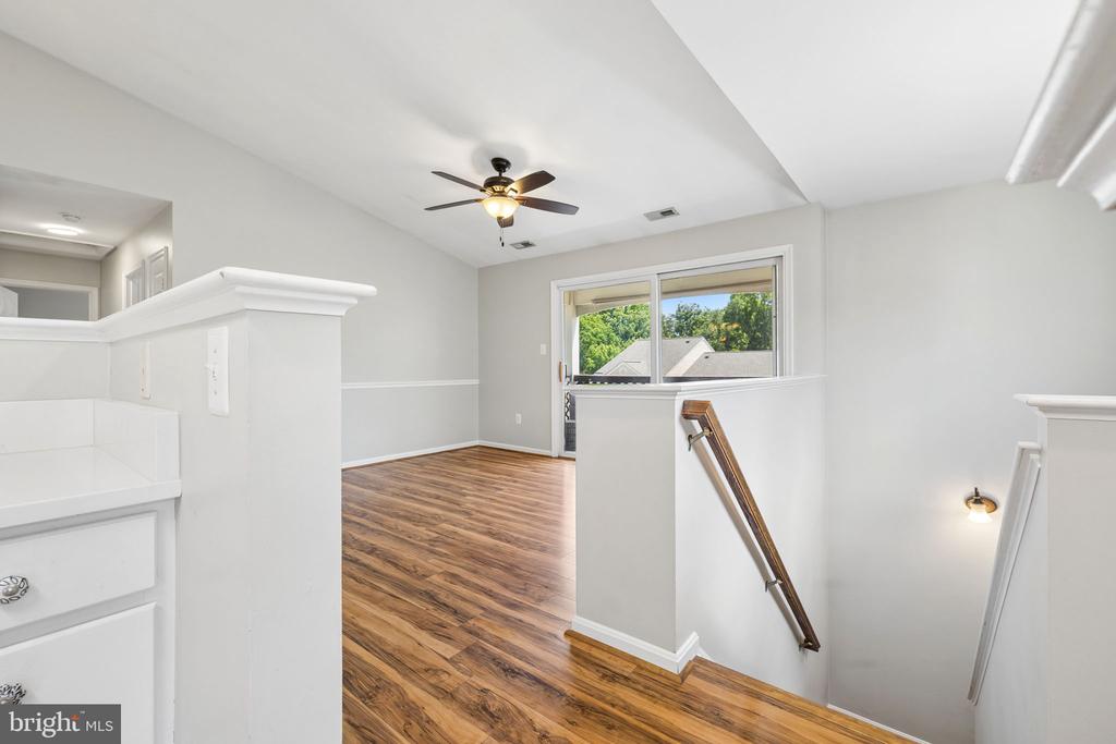 9393 SCARLET OAK DRIVE