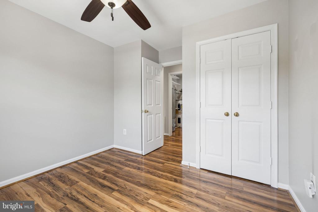 9393 SCARLET OAK DRIVE