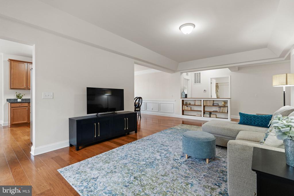 10275 FOUNTAIN CIRCLE Unit: 306