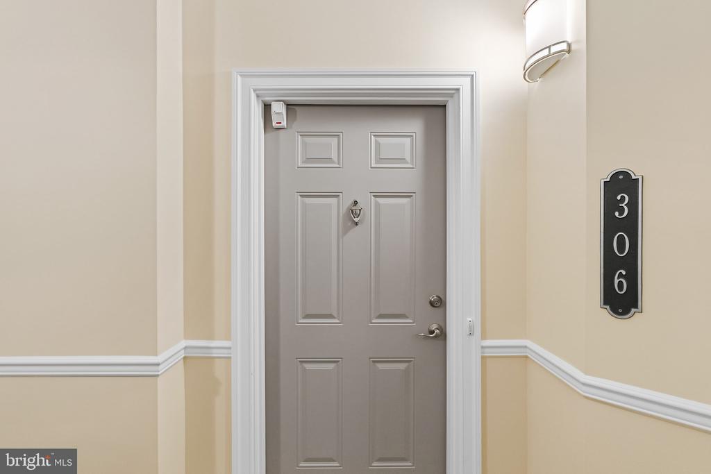 10275 FOUNTAIN CIRCLE Unit: 306