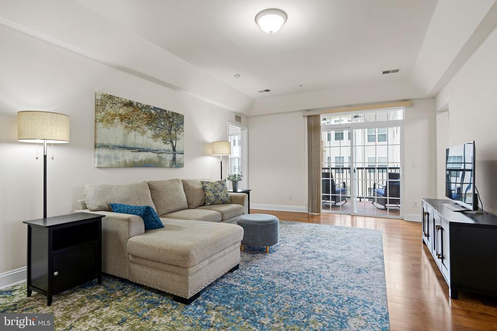 10275 FOUNTAIN CIRCLE Unit: 306