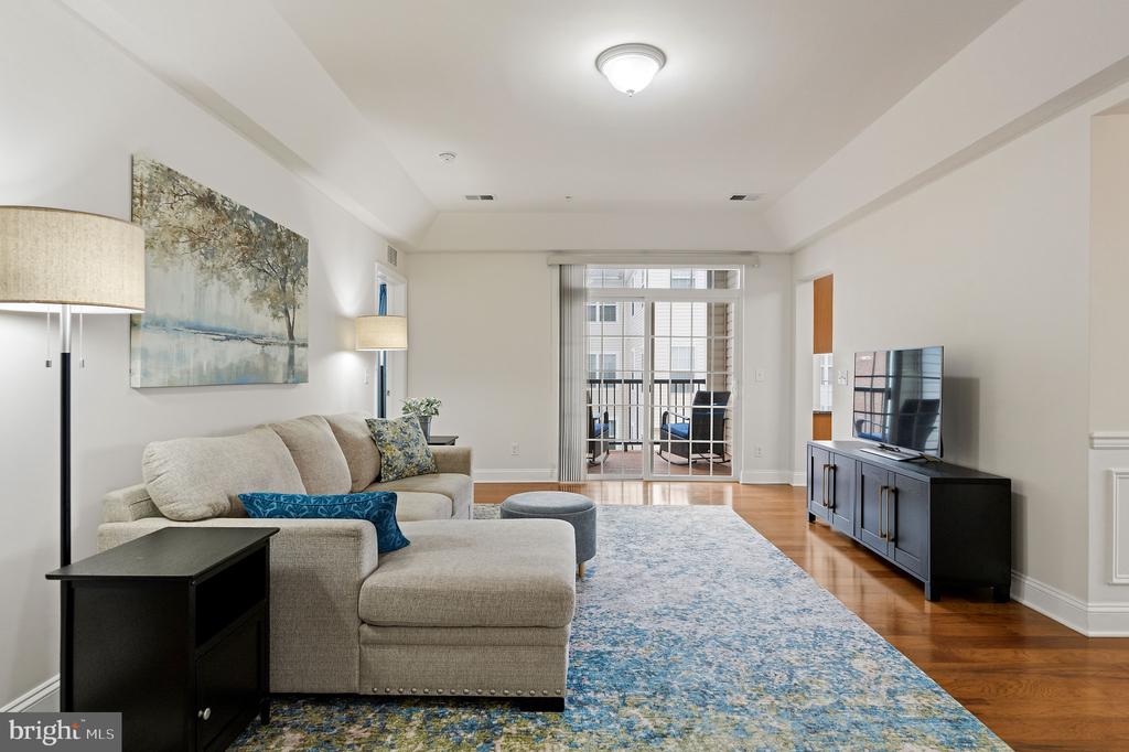 10275 FOUNTAIN CIRCLE Unit: 306