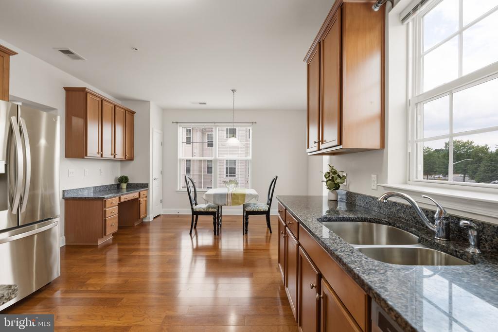 10275 FOUNTAIN CIRCLE Unit: 306