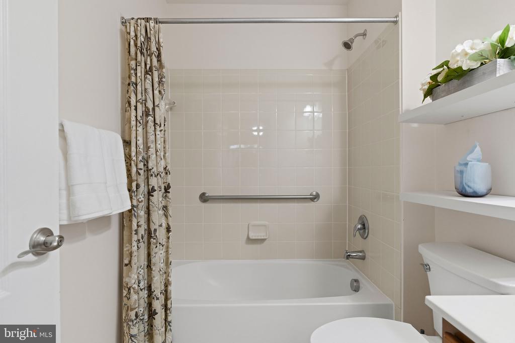 10275 FOUNTAIN CIRCLE Unit: 306