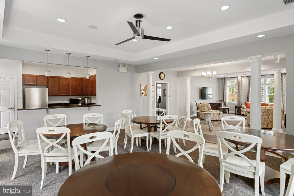 10275 FOUNTAIN CIRCLE Unit: 306