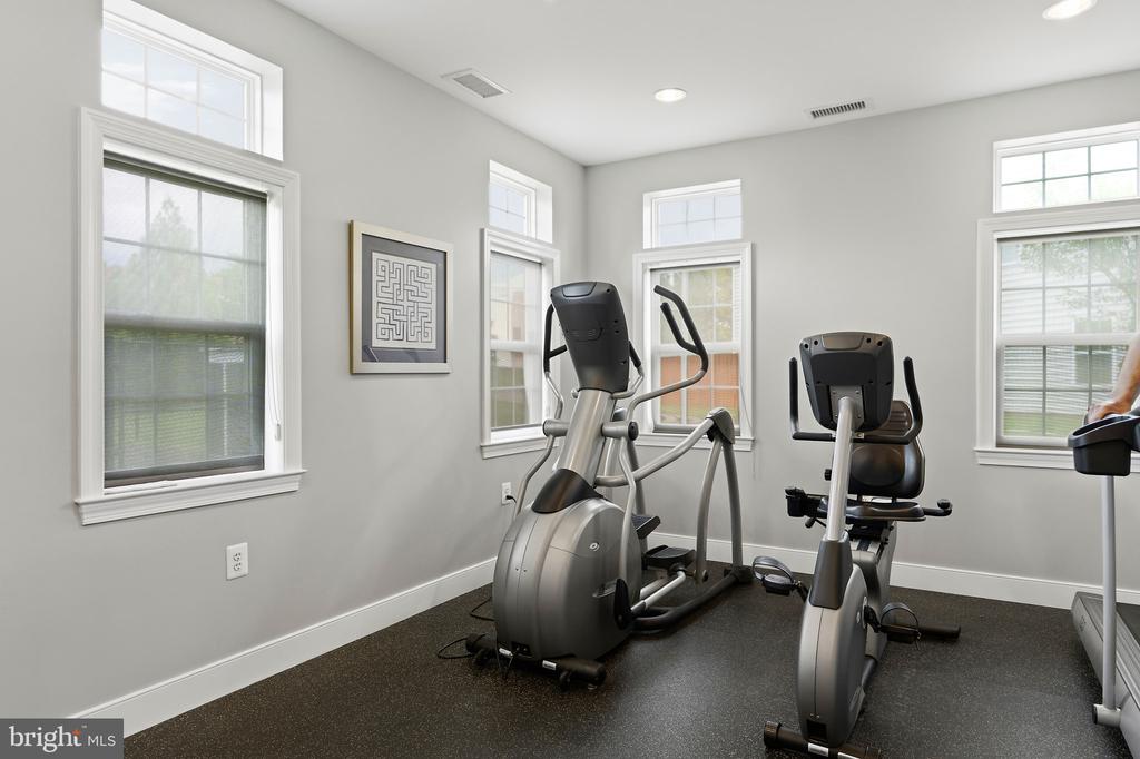 10275 FOUNTAIN CIRCLE Unit: 306