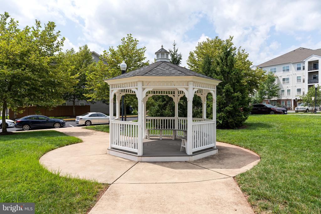 10275 FOUNTAIN CIRCLE Unit: 306