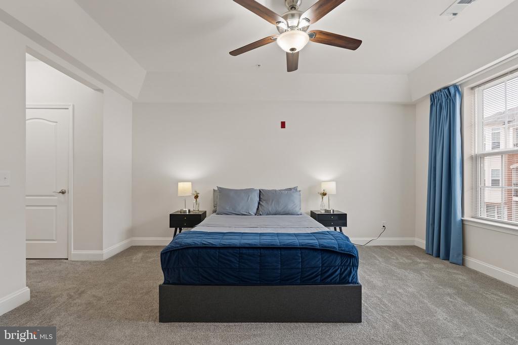 10275 FOUNTAIN CIRCLE Unit: 306